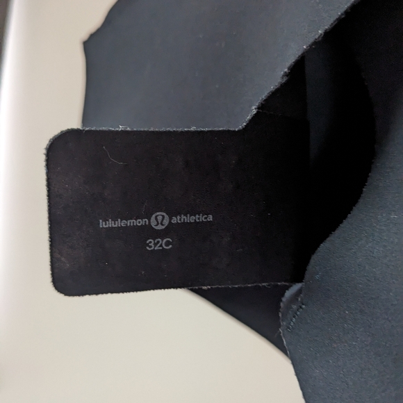 Lululemon Enlite Bra in Black - Picture 8 of 8